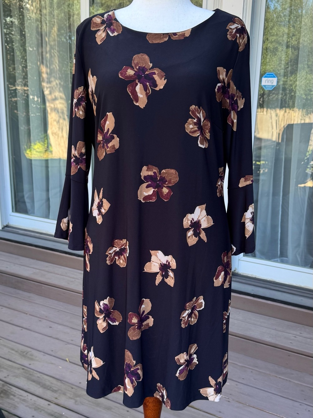 TOMMY HILFIGER black floral print 3/4 length bell sleeves. EUC Sz 16
